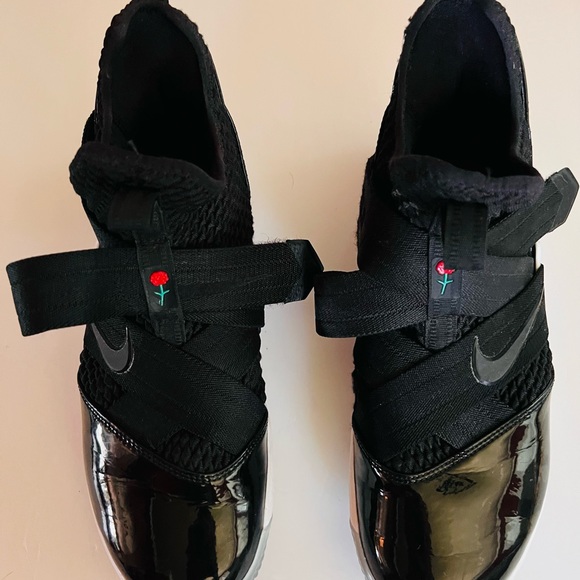 Used size 8.5 Men’s Nike Lebron Soldier 12. - Picture 6 of 7